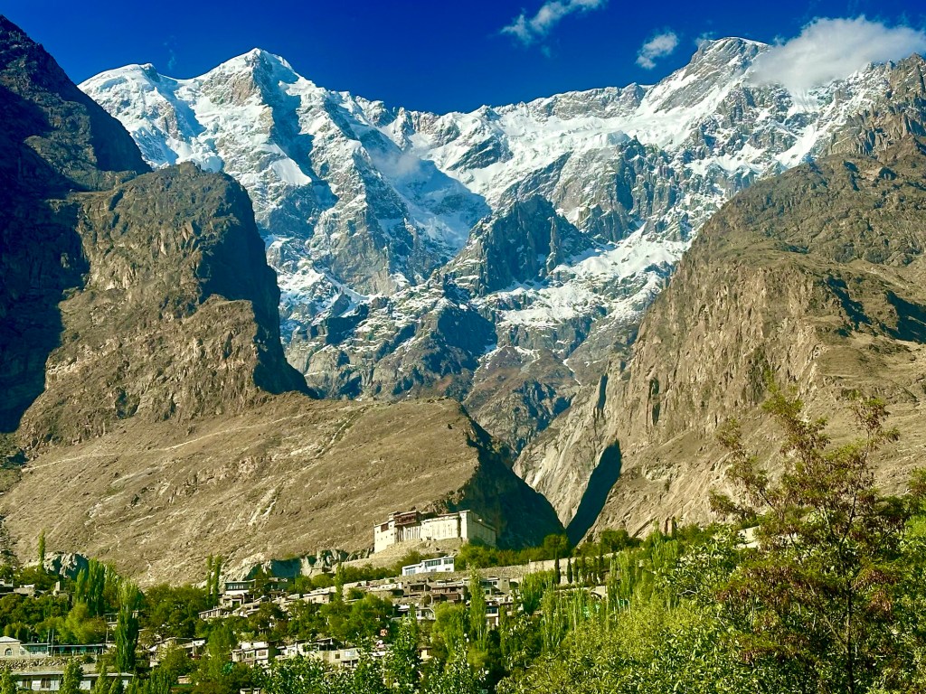 S03E03: Pákistán – čajový džihád, velehory, meruňky a teorie andělích&nbsp;křídel